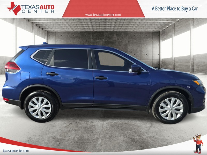 Nissan Rogue Vehicle Full-screen Gallery Image 4