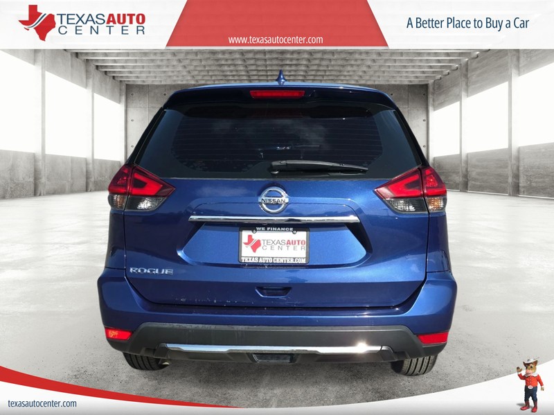 Nissan Rogue Vehicle Full-screen Gallery Image 6