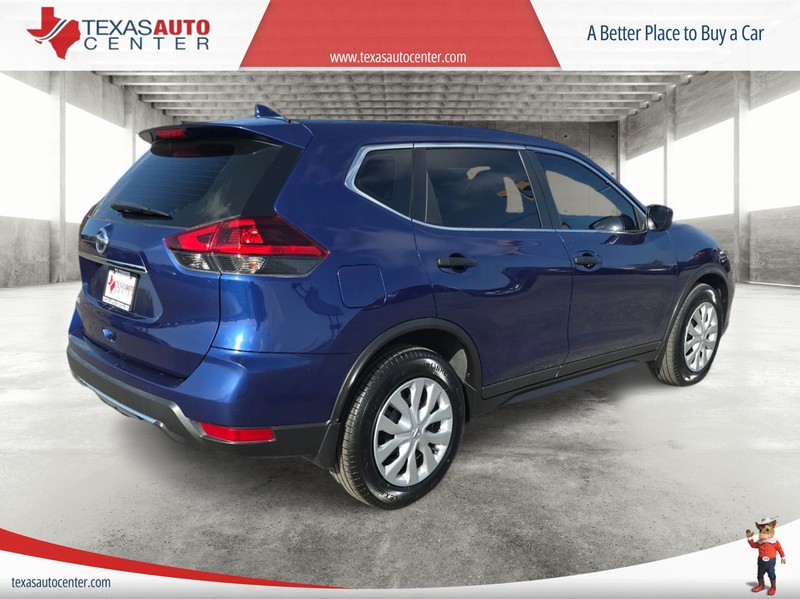 Nissan Rogue Vehicle Full-screen Gallery Image 7