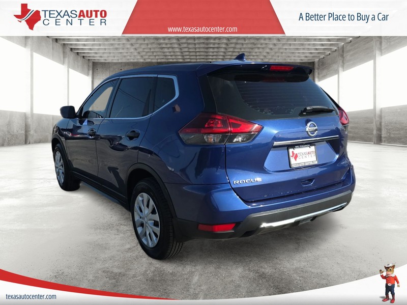 Nissan Rogue Vehicle Full-screen Gallery Image 8