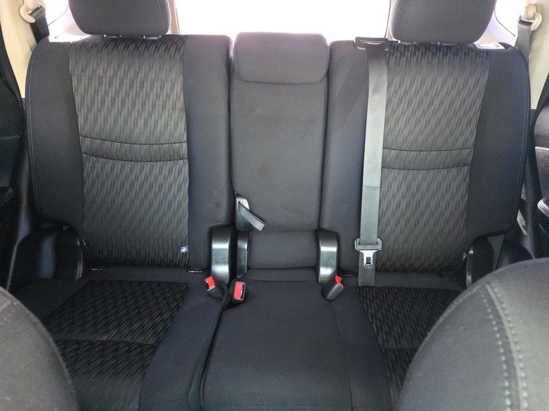 Nissan Rogue Vehicle Full-screen Gallery Image 13