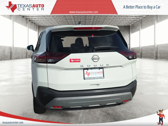 Nissan Rogue Vehicle Full-screen Gallery Image 06