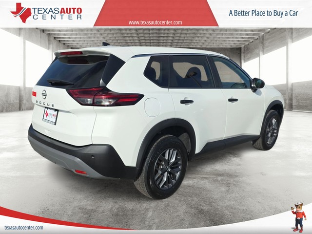 Nissan Rogue Vehicle Full-screen Gallery Image 07