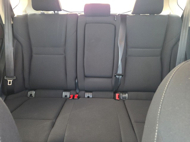 Nissan Rogue Vehicle Full-screen Gallery Image 13