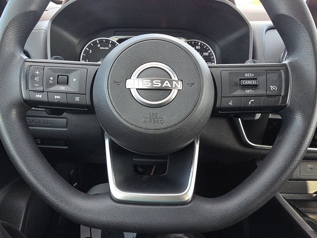 Nissan Rogue Vehicle Full-screen Gallery Image 14