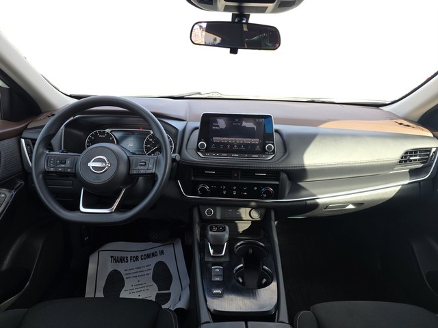 Nissan Rogue Vehicle Full-screen Gallery Image 16