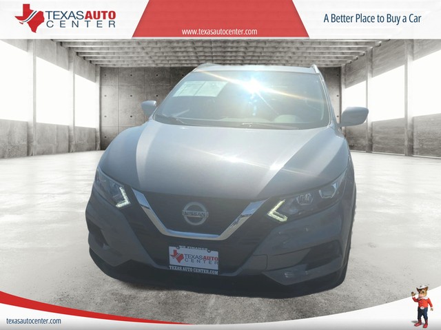 Nissan Rogue Sport Vehicle Full-screen Gallery Image 03