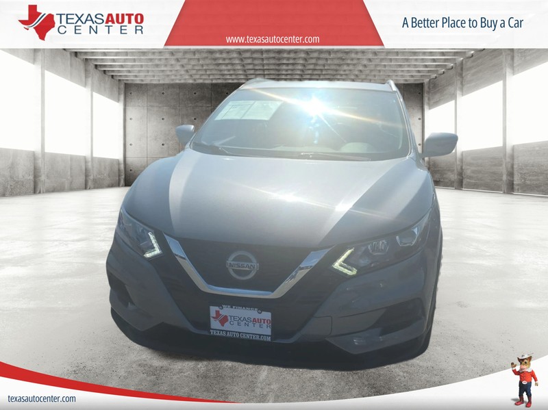 Nissan Rogue Sport Vehicle Full-screen Gallery Image 3