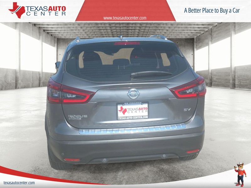 Nissan Rogue Sport Vehicle Full-screen Gallery Image 6