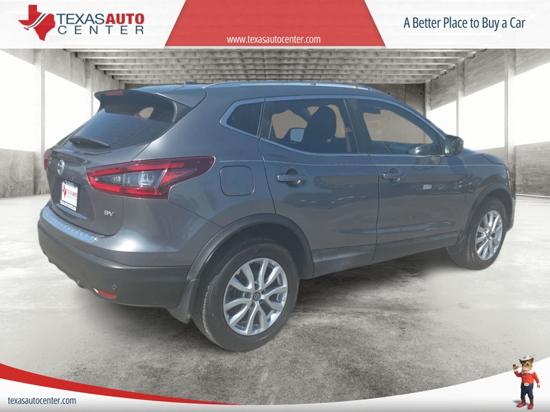 Nissan Rogue Sport Vehicle Full-screen Gallery Image 7