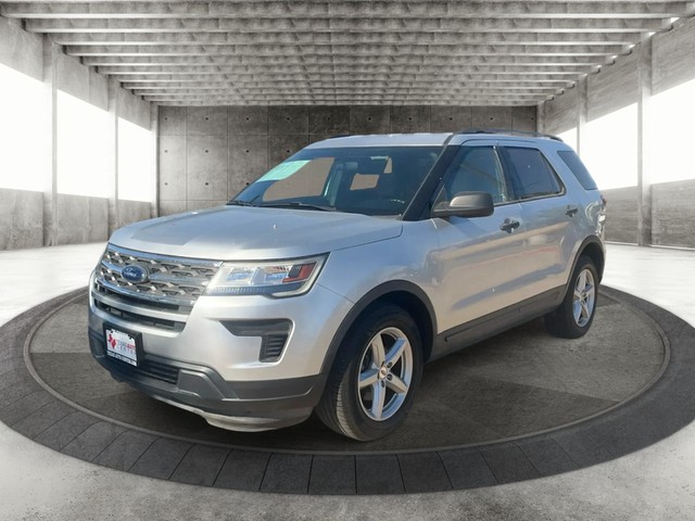 Ford Explorer Vehicle Full-screen Gallery Image 02