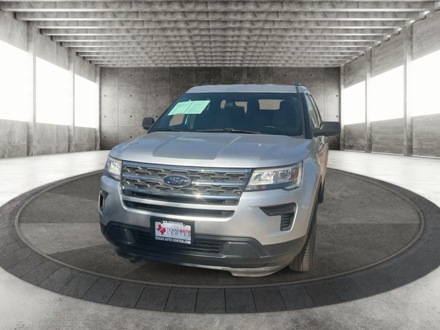 Ford Explorer Vehicle Full-screen Gallery Image 03