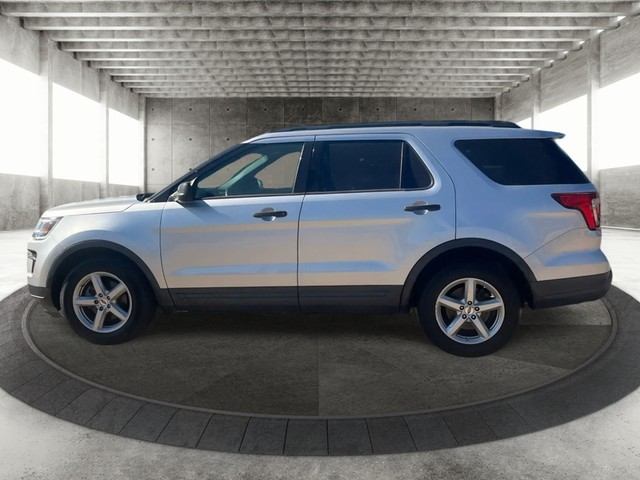 Ford Explorer Vehicle Full-screen Gallery Image 05