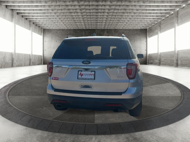 Ford Explorer Vehicle Full-screen Gallery Image 06