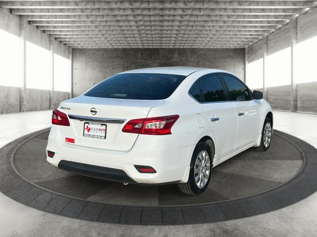 Nissan Sentra Vehicle Full-screen Gallery Image 07