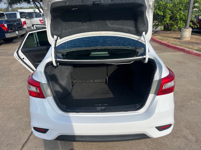 Nissan Sentra Vehicle Full-screen Gallery Image 11