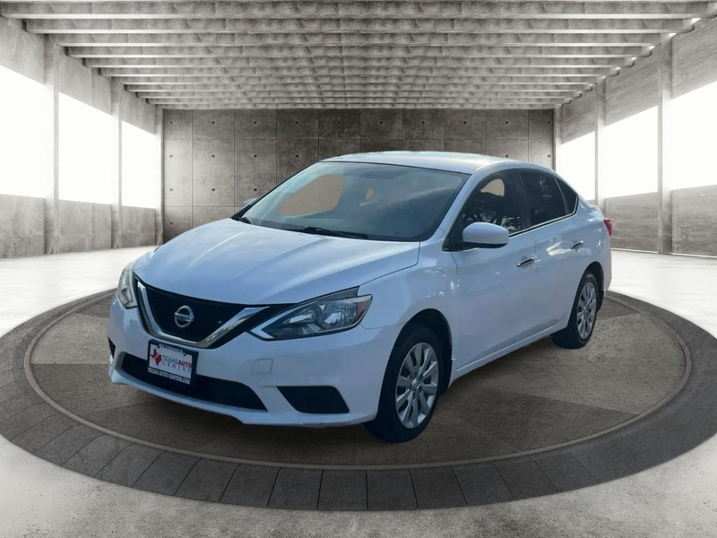 Nissan Sentra Vehicle Full-screen Gallery Image 2