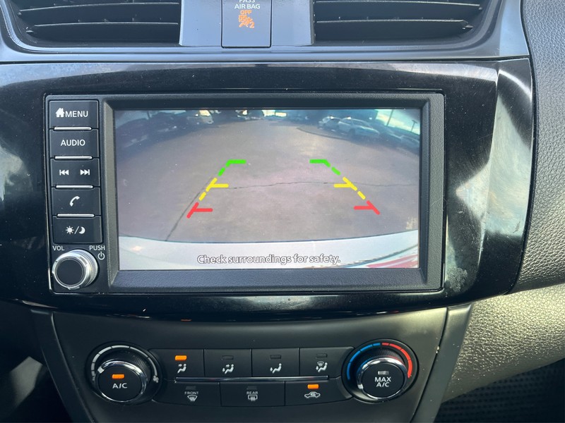 Nissan Sentra Vehicle Full-screen Gallery Image 18