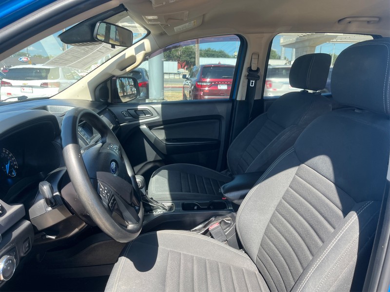 Honda Civic Hatchback Vehicle Full-screen Gallery Image 9