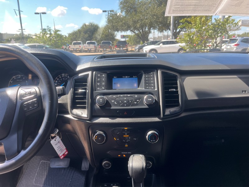 Honda Civic Hatchback Vehicle Full-screen Gallery Image 12