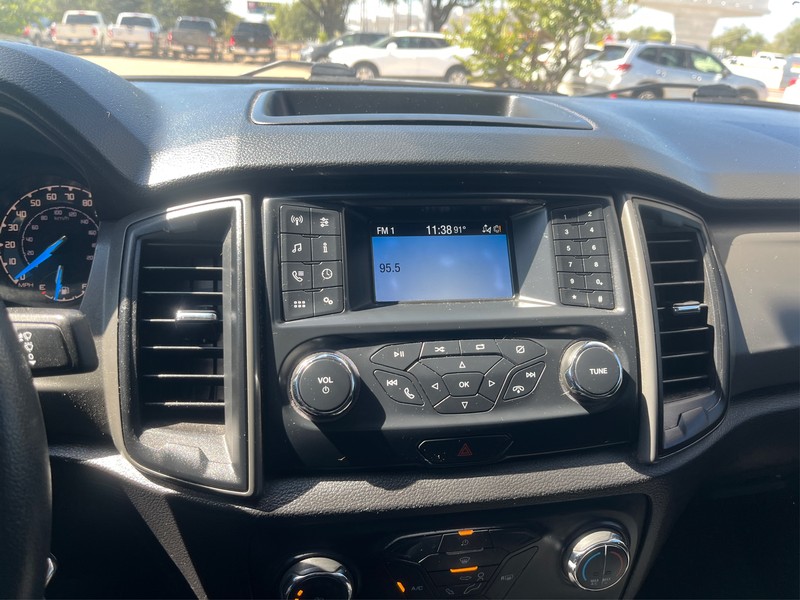 Honda Civic Hatchback Vehicle Full-screen Gallery Image 17