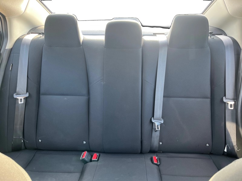 Nissan Sentra Vehicle Full-screen Gallery Image 13