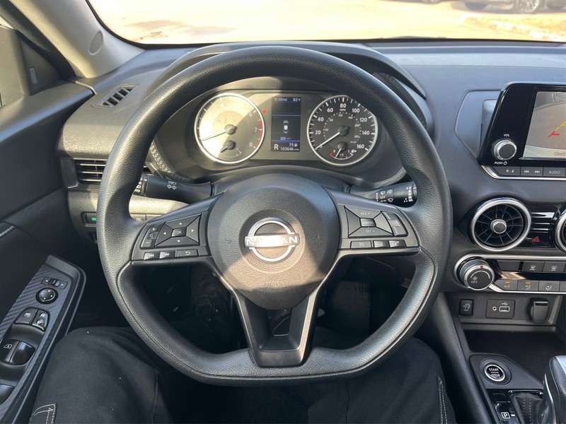 Nissan Sentra Vehicle Full-screen Gallery Image 14