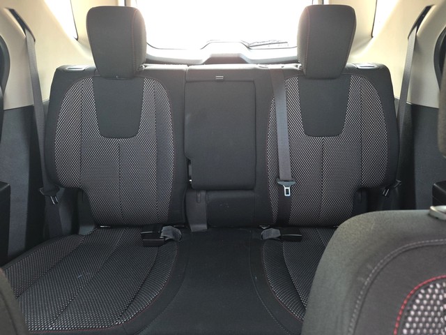 Chevrolet Equinox Vehicle Full-screen Gallery Image 13