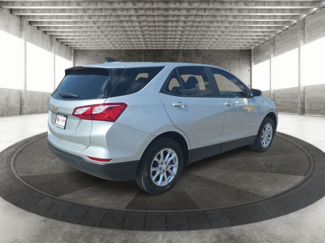 Chevrolet Equinox Vehicle Full-screen Gallery Image 07