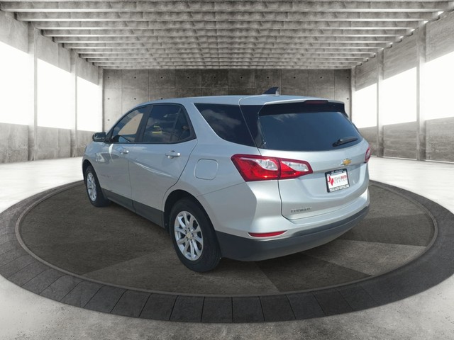 Chevrolet Equinox Vehicle Full-screen Gallery Image 08