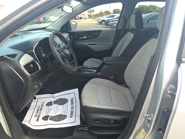 Chevrolet Equinox Vehicle Full-screen Gallery Image 09