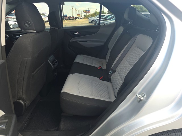 Chevrolet Equinox Vehicle Full-screen Gallery Image 10
