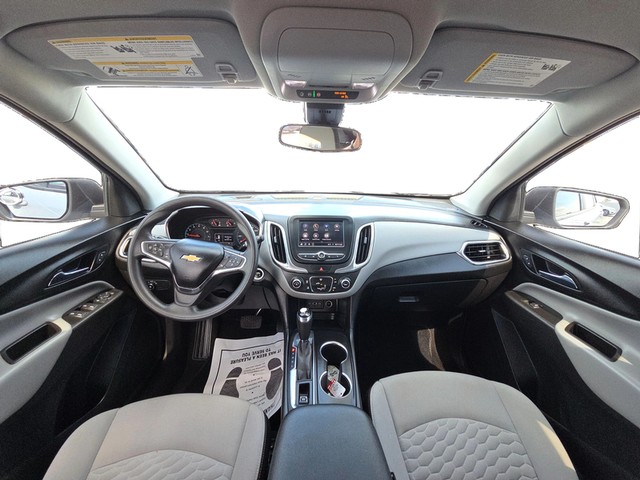 Chevrolet Equinox Vehicle Full-screen Gallery Image 15