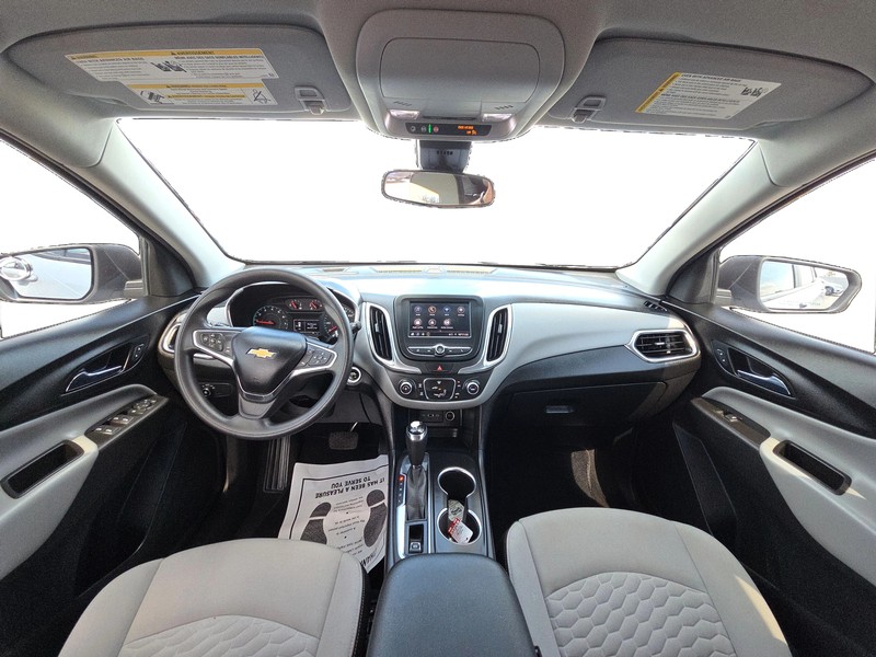 Chevrolet Equinox Vehicle Full-screen Gallery Image 15