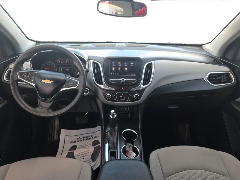 Chevrolet Equinox Vehicle Full-screen Gallery Image 16