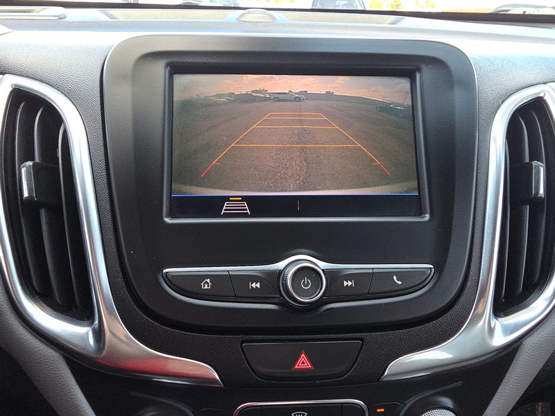 Chevrolet Equinox Vehicle Full-screen Gallery Image 17