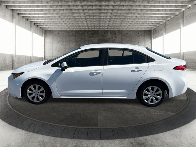 Toyota Corolla Vehicle Full-screen Gallery Image 05
