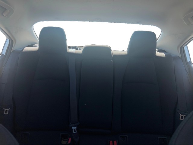 Toyota Corolla Vehicle Full-screen Gallery Image 13
