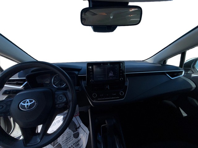 Toyota Corolla Vehicle Full-screen Gallery Image 15