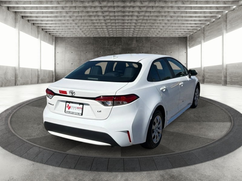 Toyota Corolla Vehicle Full-screen Gallery Image 7