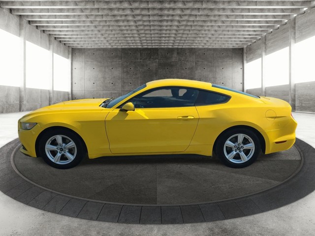Ford Mustang Vehicle Full-screen Gallery Image 05