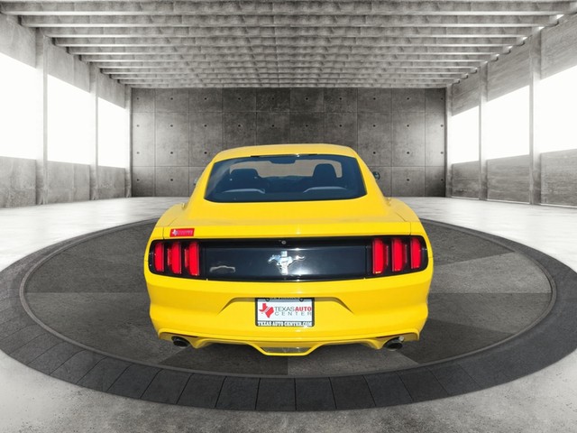 Ford Mustang Vehicle Full-screen Gallery Image 06