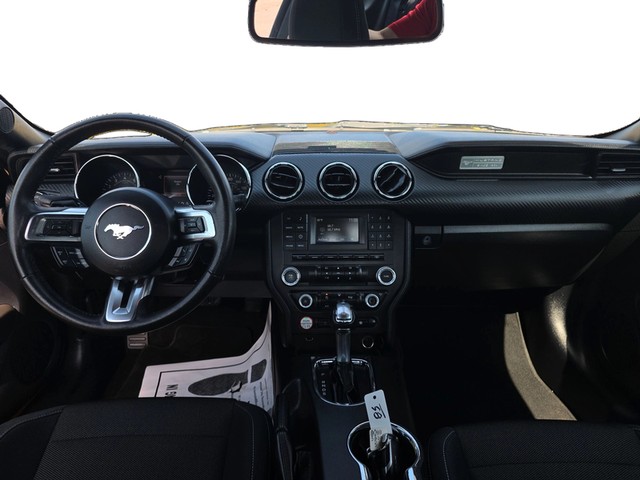 Ford Mustang Vehicle Full-screen Gallery Image 14