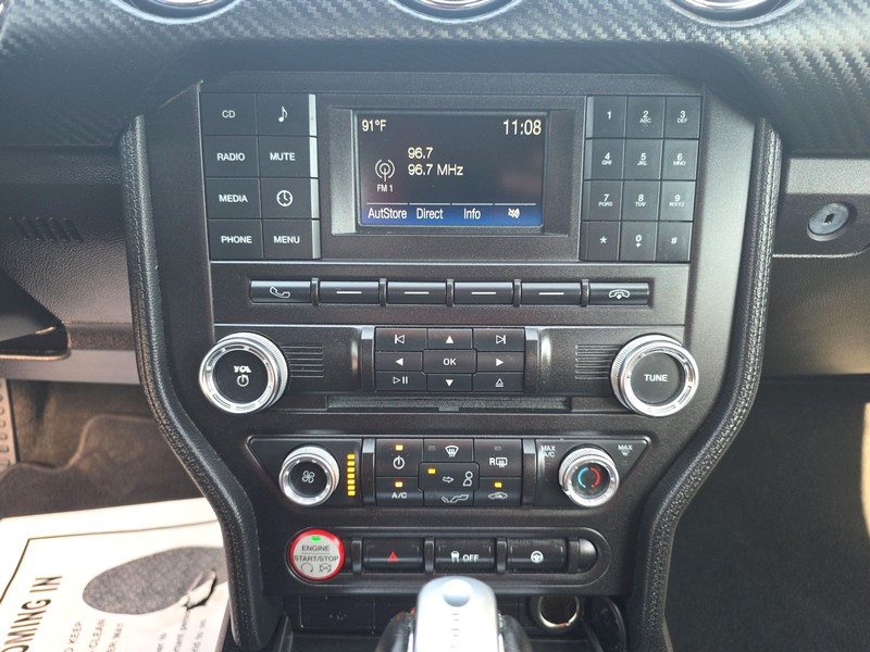 Ford Mustang Vehicle Full-screen Gallery Image 10