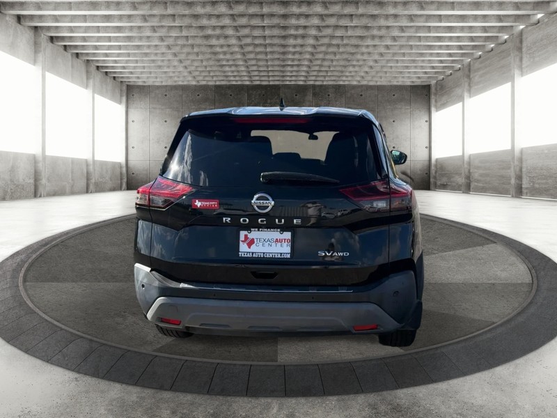 Nissan Rogue Vehicle Full-screen Gallery Image 6
