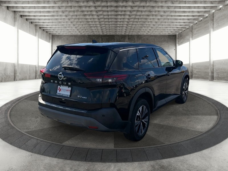 Nissan Rogue Vehicle Full-screen Gallery Image 7