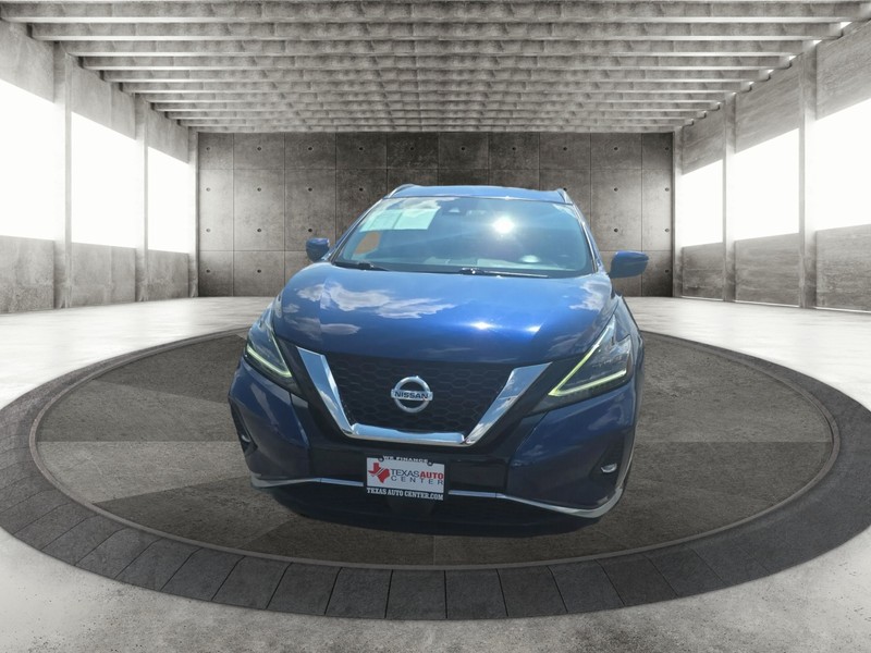 Nissan Murano Vehicle Full-screen Gallery Image 3