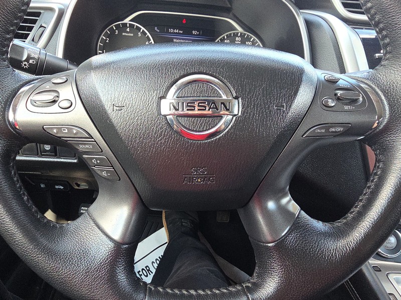 Nissan Murano Vehicle Full-screen Gallery Image 14