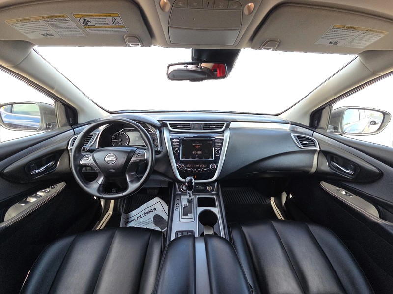 Nissan Murano Vehicle Full-screen Gallery Image 15