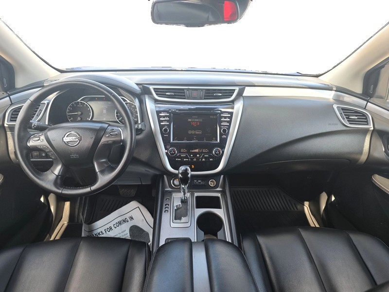 Nissan Murano Vehicle Full-screen Gallery Image 16